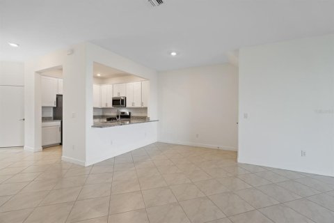 Touwnhouse à louer à Bradenton, Floride: 3 chambres, 178.84 m2 № 2414924 - photo 7