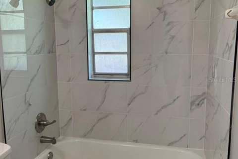 Appartement à louer à Zephyrhills, Floride: 2 chambres, 69.68 m2 № 2430681 - photo 23
