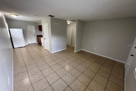 Appartement à louer à Zephyrhills, Floride: 2 chambres, 69.68 m2 № 2430681 - photo 4