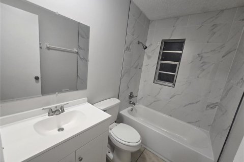 Appartement à louer à Zephyrhills, Floride: 2 chambres, 69.68 m2 № 2430681 - photo 11