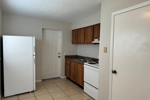 Appartement à louer à Zephyrhills, Floride: 2 chambres, 69.68 m2 № 2430681 - photo 6