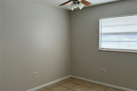 Appartement à louer à Zephyrhills, Floride: 2 chambres, 69.68 m2 № 2430681 - photo 10