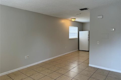 Appartement à louer à Zephyrhills, Floride: 2 chambres, 69.68 m2 № 2430681 - photo 3