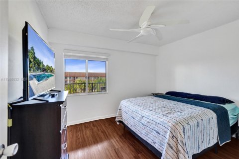 Купить кондоминиум в Пемброк-Пайнс, Флорида 2 спальни, 105.63м2, № 2011137 - фото 15