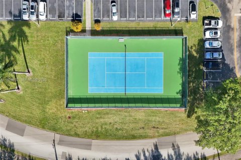 Купить кондоминиум в Пемброк-Пайнс, Флорида 2 спальни, 105.63м2, № 2011137 - фото 28