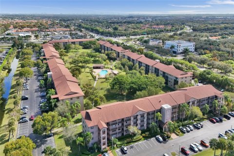 Купить кондоминиум в Пемброк-Пайнс, Флорида 2 спальни, 105.63м2, № 2011137 - фото 26