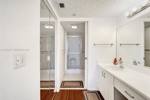 Купить кондоминиум в Пемброк-Пайнс, Флорида 2 спальни, 105.63м2, № 2011137 - фото 13