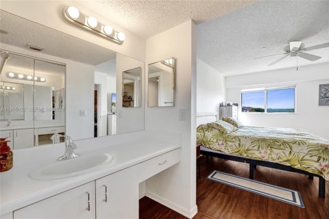 Купить кондоминиум в Пемброк-Пайнс, Флорида 2 спальни, 105.63м2, № 2011137 - фото 12