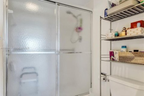 Купить кондоминиум в Пемброк-Пайнс, Флорида 2 спальни, 105.63м2, № 2011137 - фото 18