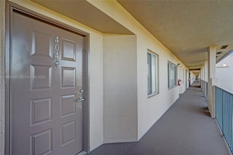 Купить кондоминиум в Пемброк-Пайнс, Флорида 2 спальни, 105.63м2, № 2011137 - фото 24