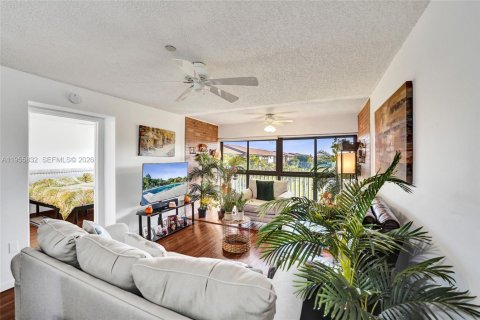 Купить кондоминиум в Пемброк-Пайнс, Флорида 2 спальни, 105.63м2, № 2011137 - фото 5