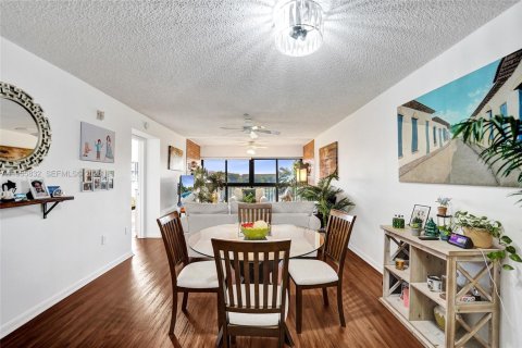 Купить кондоминиум в Пемброк-Пайнс, Флорида 2 спальни, 105.63м2, № 2011137 - фото 7