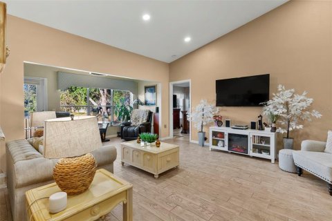 House in Hudson, Florida 2 bedrooms, 132.39 sq.m. № 1515095 - photo 8