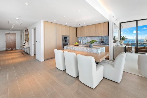 Condo in Miami Beach, Florida, 4 bedrooms № 2023446 - photo 18