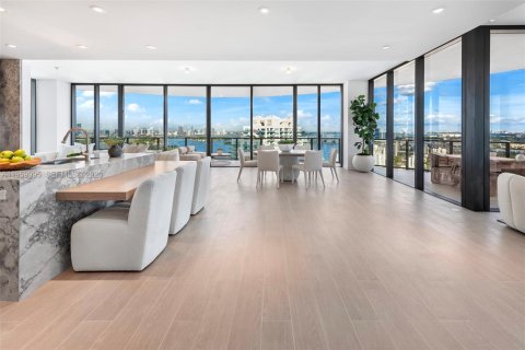 Condo in Miami Beach, Florida, 4 bedrooms № 2023446 - photo 5