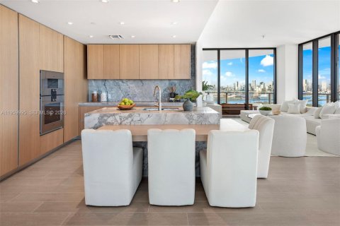 Condo in Miami Beach, Florida, 4 bedrooms № 2023446 - photo 4