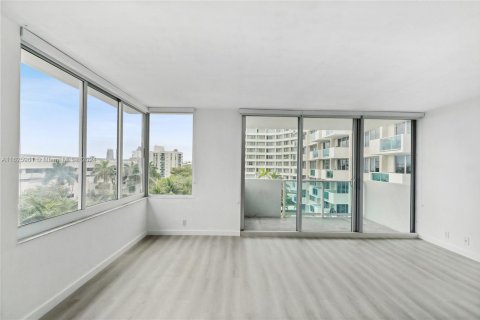 Condominio en venta en Miami Beach, Florida, 1 dormitorio, 91.97 m2 № 2034856 - foto 4