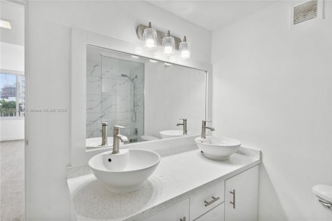 Condominio en venta en Miami Beach, Florida, 1 dormitorio, 91.97 m2 № 2034856 - foto 7