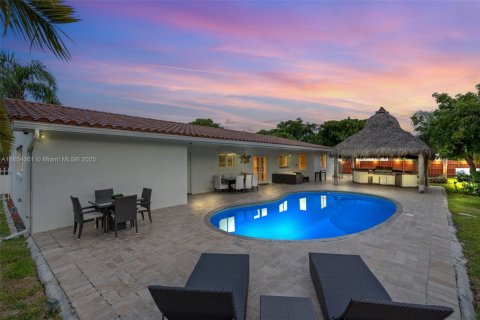 Casa en venta en Palmetto Bay, Florida, 4 dormitorios, 199.65 m2 № 1878738 - foto 2