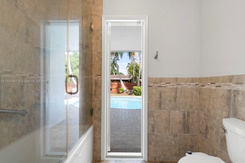 Casa en venta en Palmetto Bay, Florida, 4 dormitorios, 199.65 m2 № 1878738 - foto 26