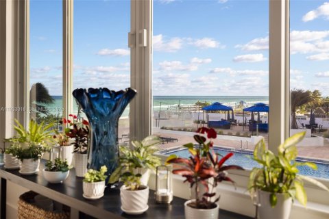 Condominio en venta en Miami Beach, Florida, 2 dormitorios, 132.85 m2 № 1992992 - foto 13