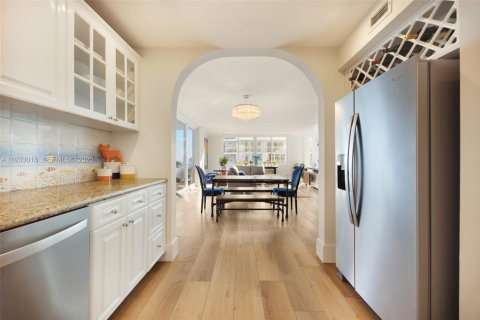 Condominio en venta en Miami Beach, Florida, 2 dormitorios, 132.85 m2 № 1992992 - foto 9