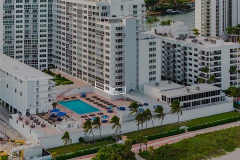 Condominio en venta en Miami Beach, Florida, 2 dormitorios, 132.85 m2 № 1992992 - foto 30