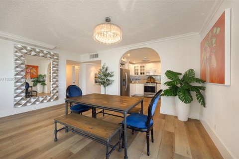 Condominio en venta en Miami Beach, Florida, 2 dormitorios, 132.85 m2 № 1992992 - foto 10