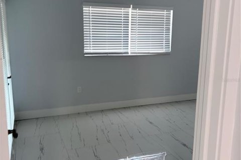 House in Sarasota, Florida 3 bedrooms, 156.17 sq.m. № 2098126 - photo 16