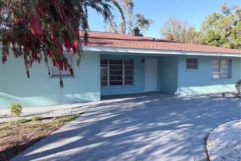 House in Sarasota, Florida 3 bedrooms, 156.17 sq.m. № 2098126 - photo 4