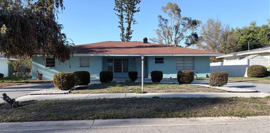 House in Sarasota, Florida 3 bedrooms, 156.17 sq.m. № 2098126