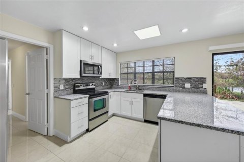 Casa en venta en Poinciana, Florida, 5 dormitorios, 325.34 m2 № 2218429 - foto 26