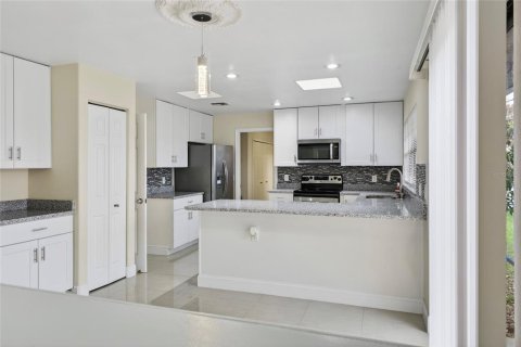 Casa en venta en Poinciana, Florida, 5 dormitorios, 325.34 m2 № 2218429 - foto 22