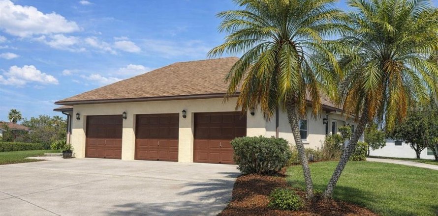 Casa en Poinciana, Florida 5 dormitorios, 325.34 m2 № 2218429