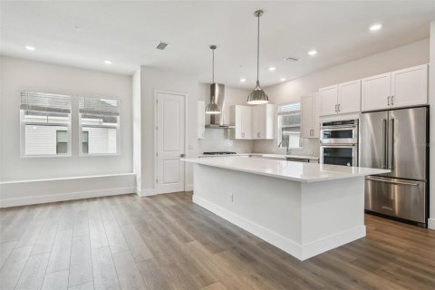Townhouse in Sarasota, Florida 3 bedrooms, 216.65 sq.m. № 1675928 - photo 13