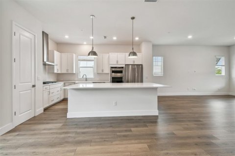Townhouse in Sarasota, Florida 3 bedrooms, 216.65 sq.m. № 1675928 - photo 12