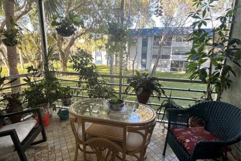 Condo in Margate, Florida, 2 bedrooms  № 1051069 - photo 1