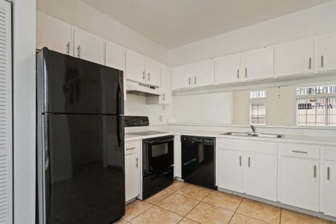 Townhouse in Tampa, Florida 2 bedrooms, 97.92 sq.m. № 1886491 - photo 9