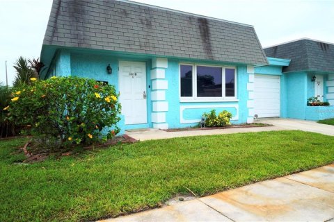 House in Pinellas Park, Florida 1 bedroom, 83.8 sq.m. № 2223115