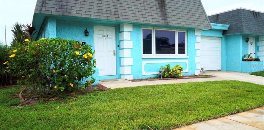 House in Pinellas Park, Florida 1 bedroom, 83.8 sq.m. № 2223115