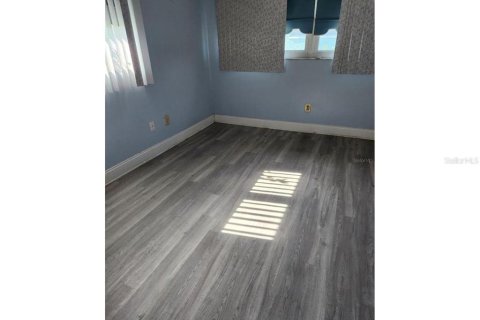 House in Pinellas Park, Florida 1 bedroom, 83.8 sq.m. № 2223115 - photo 8