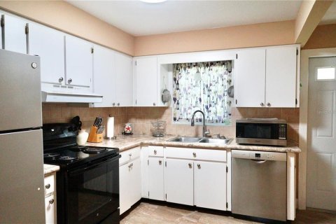 House in Pinellas Park, Florida 1 bedroom, 83.8 sq.m. № 2223115 - photo 4