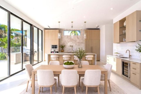 House in Pompano Beach, Florida 5 bedrooms, 397.71 sq.m. № 2082682 - photo 9