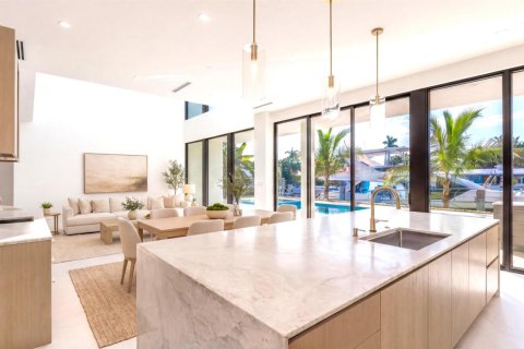 House in Pompano Beach, Florida 5 bedrooms, 397.71 sq.m. № 2082682 - photo 6