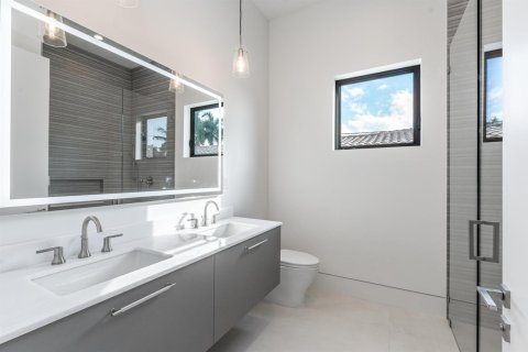 House in Pompano Beach, Florida 5 bedrooms, 397.71 sq.m. № 2082682 - photo 30