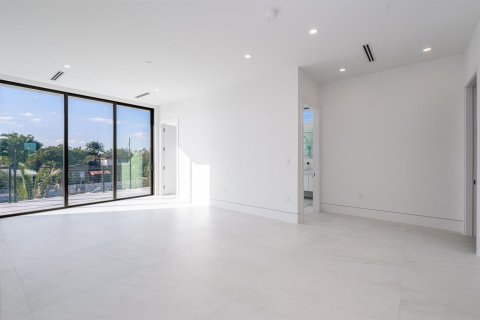 House in Pompano Beach, Florida 5 bedrooms, 397.71 sq.m. № 2082682 - photo 28