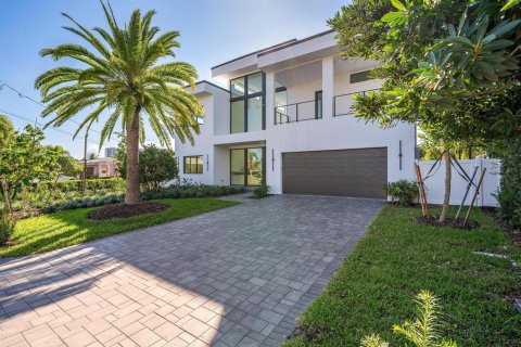 House in Pompano Beach, Florida 5 bedrooms, 397.71 sq.m. № 2082682 - photo 3
