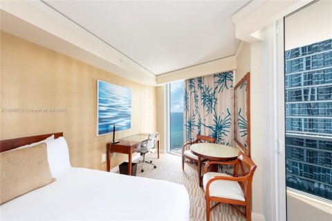 Condo in Sunny Isles Beach, Florida, 2 bedrooms  № 1961136 - photo 11