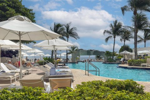 Condo in Sunny Isles Beach, Florida, 2 bedrooms  № 1961136 - photo 24