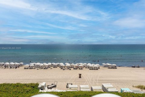 Condo in Sunny Isles Beach, Florida, 2 bedrooms  № 1961136 - photo 27